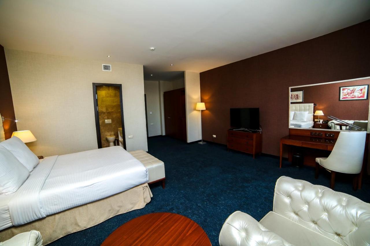 Kecharis Hotel And Resort ซากาดซอร์ ภายนอก รูปภาพ